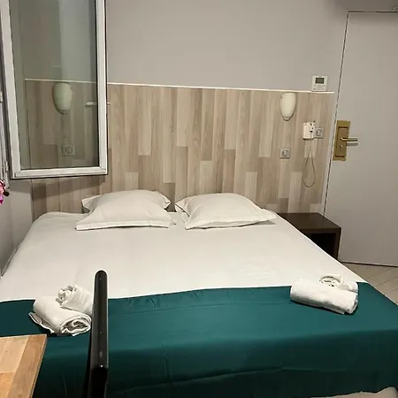 Hotell Arcotel 4 Minutes Du Palais Des Festivals - New Management New Team - Old Revievv Cannes