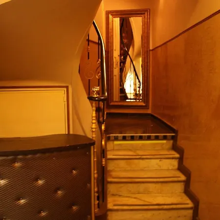 Arcotel 4 Minutes Du Palais Des Festivals - New Management New Team - Old Revievv Hotell