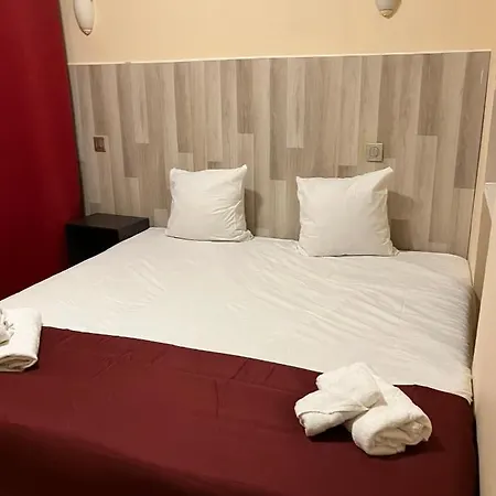 Hotel Arcotel 4 Minutes Du Palais Des Festivals - New Management New Team - Old Revievv 2*