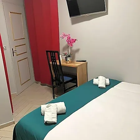 Arcotel 4 Minutes Du Palais Des Festivals - New Management New Team - Old Revievv Hotel 2*