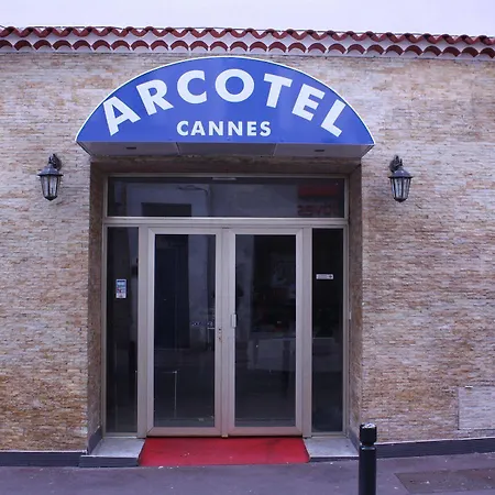Arcotel 4 Minutes Du Palais Des Festivals - New Management New Team - Old Revievv 2*