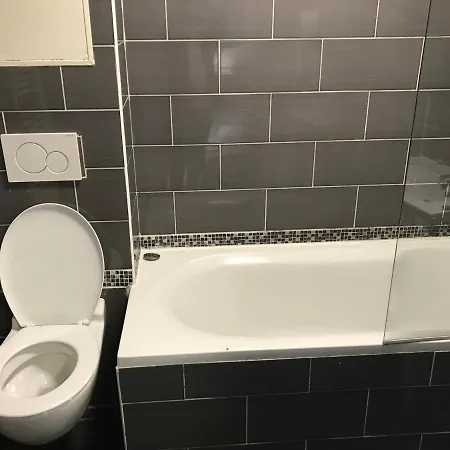 Arcotel 4 Minutes Du Palais Des Festivals - New Management New Team - Old Revievv Cannes