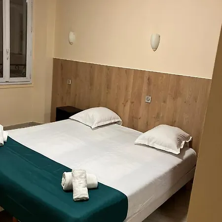 Hotel Arcotel 4 Minutes Du Palais Des Festivals - New Management New Team - Old Revievv Cannes