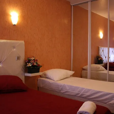 Отель Arcotel 4 Minutes Du Palais Des Festivals - New Management New Team - Old Revievv Канны