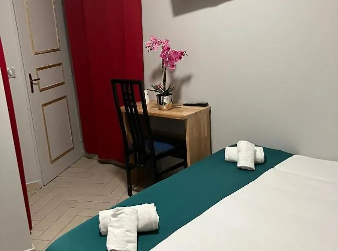 Arcotel 4 Minutes Du Palais Des Festivals - New Management New Team - Old Revievv Cannes