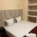 Arcotel 4 Minutes Du Palais Des Festivals - New Management New Team - Old Revievv